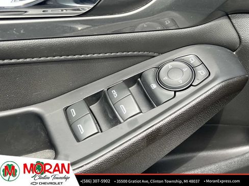 Certified 2023 Chevrolet Traverse LT FWD image 17