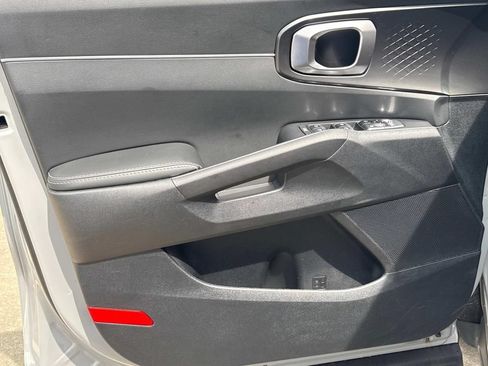 Used 2025 Kia Sorento S w/ Panoramic Sunroof Package FWD image 26