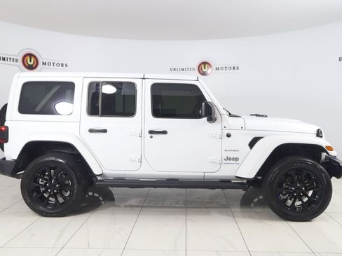 Used 2023 Jeep Wrangler Unlimited Sahara w/ Cold Weather Group AWD/4WD image 2