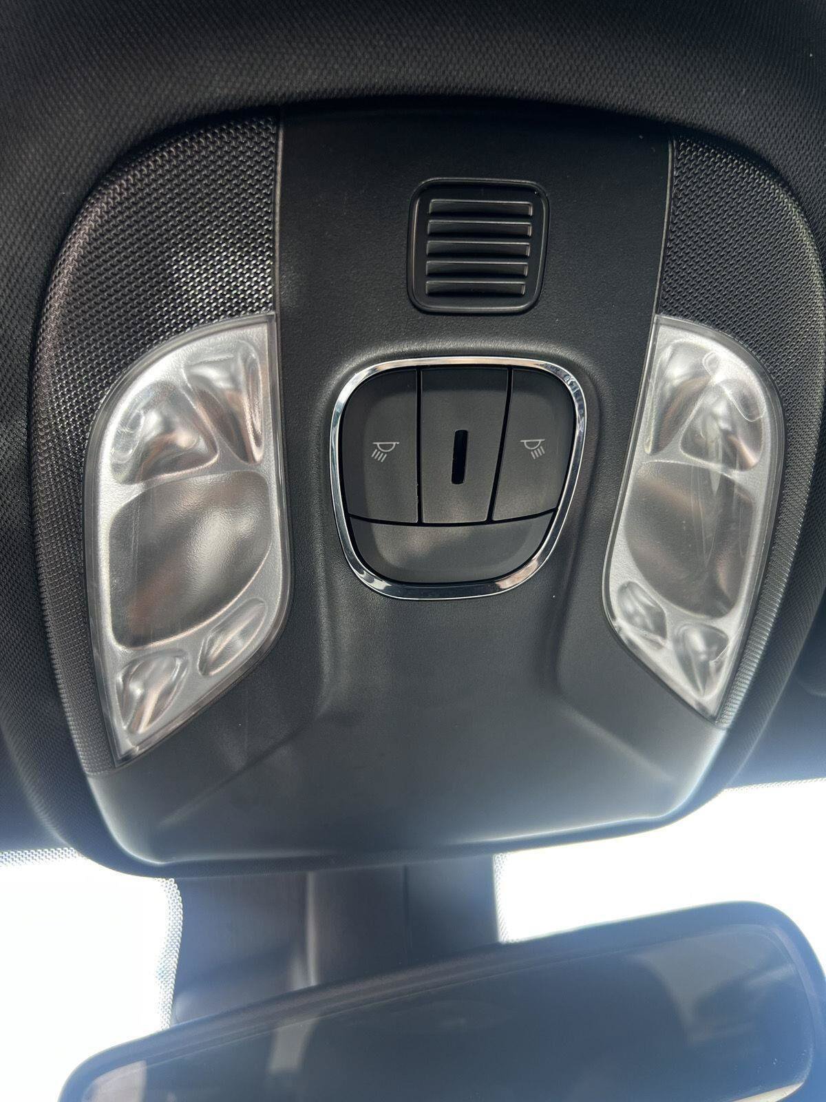 Used 2024 Jeep Compass Latitude AWD/4WD image 10