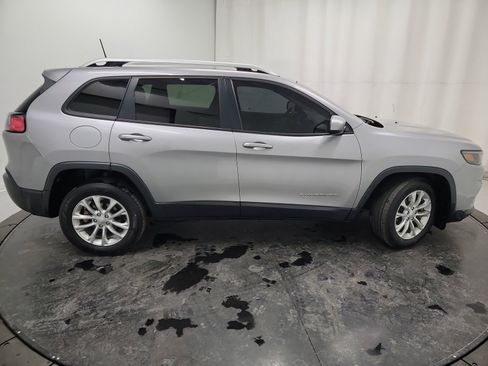 Used 2020 Jeep Cherokee Latitude w/ Cold Weather Group image 11