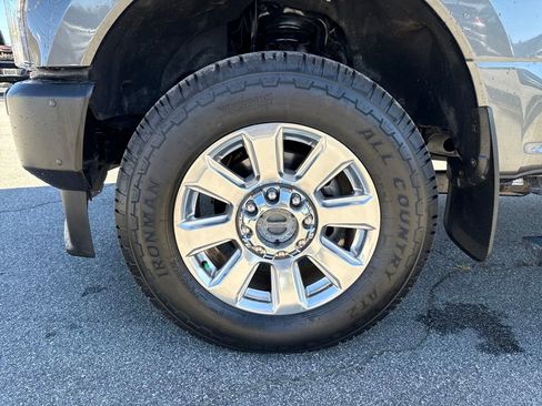 Used 2020 Ford F250 Platinum w/ FX4 Off-Road Package image 40