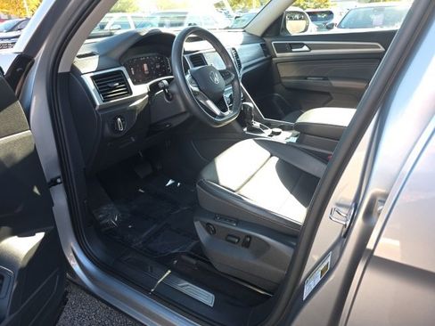 Used 2023 Volkswagen Atlas SEL image 13