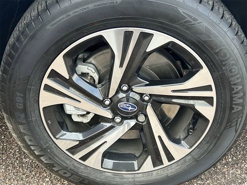 Used 2025 Subaru Crosstrek 2.0i Premium image 6