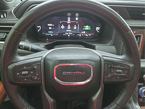 Certified 2023 GMC Yukon Denali Ultimate AWD/4WD image 24