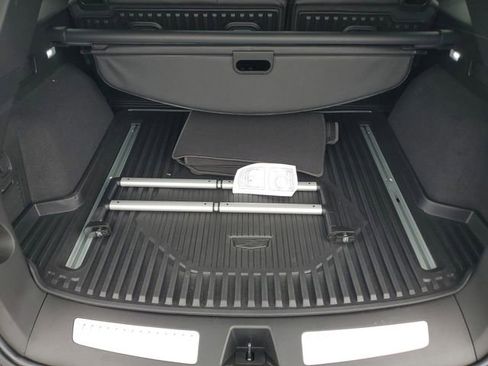 Certified 2023 Cadillac XT5 Premium Luxury w/ LPO, Floor Liner Package AWD/4WD image 9