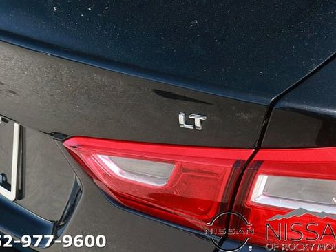 Used 2023 Chevrolet Malibu LT FWD image 9