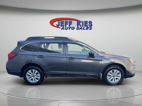 Used 2018 Subaru Outback 2.5i Premium image 4