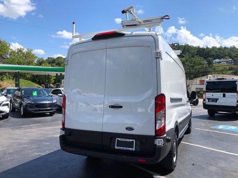 Used 2018 Ford Transit 250 148 Medium Roof RWD image 5