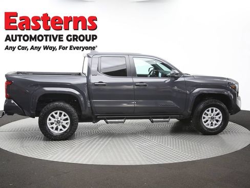 Used 2025 Toyota Tacoma SR5 AWD/4WD image 44