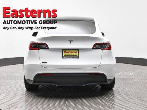 Used 2021 Tesla Model Y 2WD image 6