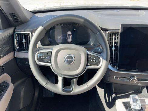 Certified 2025 Volvo XC90 B5 Plus image 4