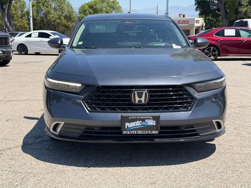 Used 2025 Honda Accord Touring image 2