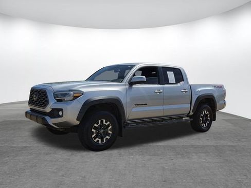 Used 2022 Toyota Tacoma TRD Off-Road AWD/4WD image 7