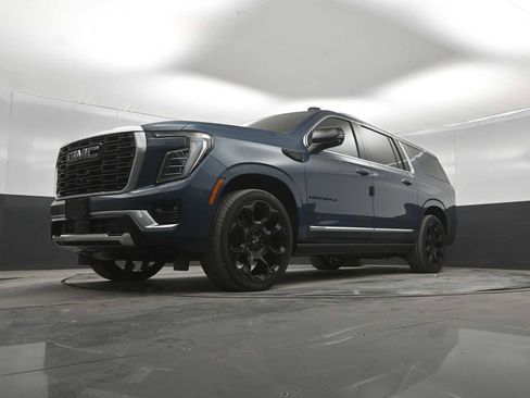 New 2026 GMC Yukon XL Denali w/ Denali Reserve Package AWD/4WD image 31