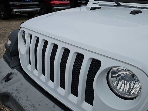 Used 2018 Jeep Wrangler Unlimited Sport AWD/4WD image 13
