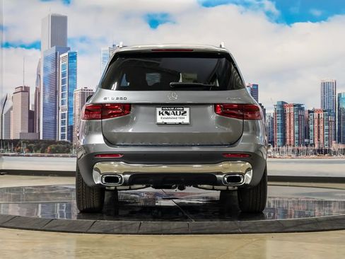 Used 2026 Mercedes-Benz GLB 250 4MATIC image 11