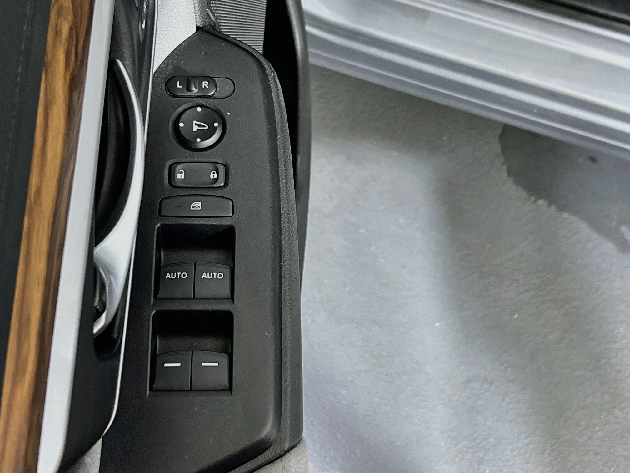 Used 2022 Honda CR-V EX image 17