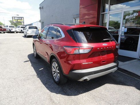 Used 2022 Ford Escape Titanium AWD/4WD image 3