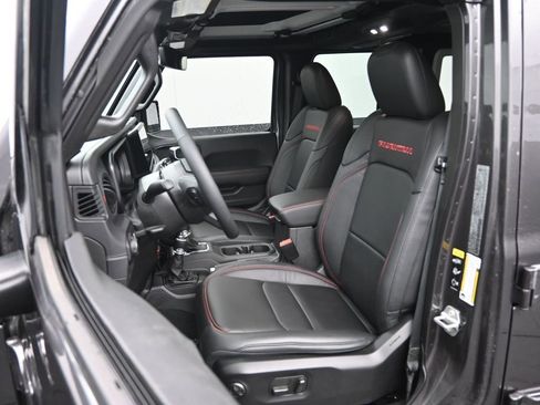 Used 2025 Jeep Wrangler Unlimited Rubicon image 26