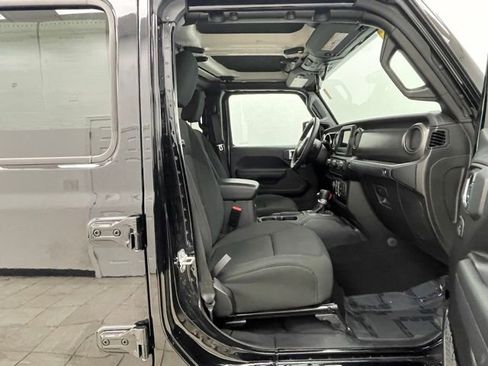 Used 2022 Jeep Gladiator Sport image 13