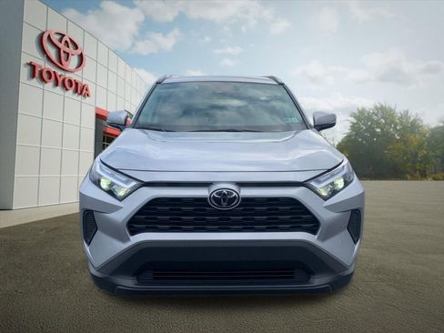 Used 2025 Toyota RAV4 XLE AWD/4WD image 8