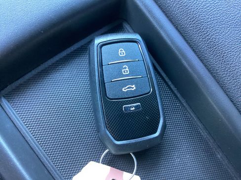 Used 2025 Chevrolet Silverado 1500 Custom image 31