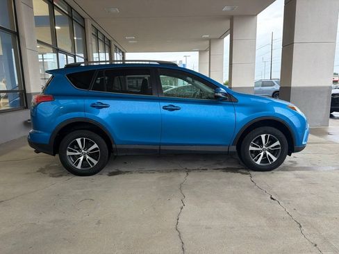Used 2018 Toyota RAV4 XLE w/ Plus Extra Value Package AWD/4WD image 6