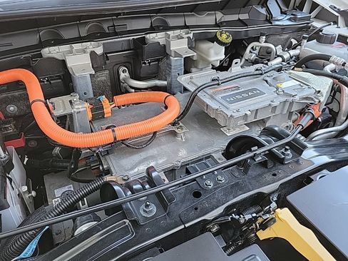 Used 2024 Nissan Ariya AWD image 32