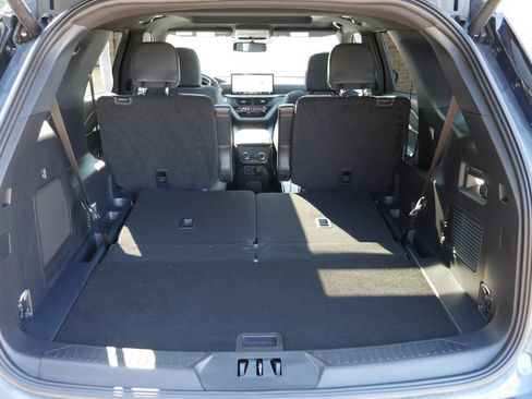 Used 2026 Ford Explorer Tremor w/ Tremor Ultimate Package AWD/4WD image 9