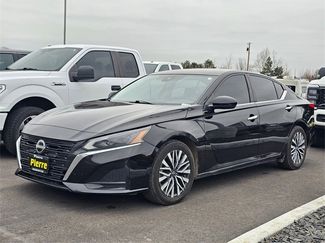 Used 2023 Nissan Altima 2.5 SV video 1