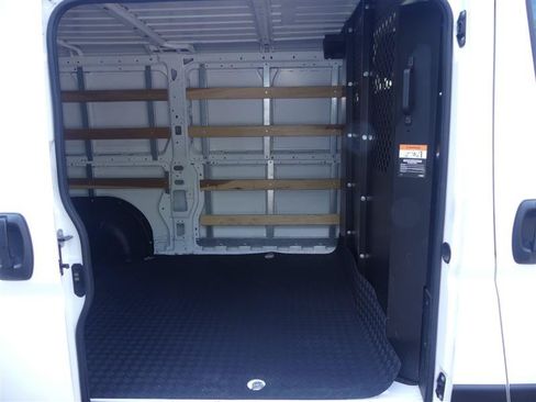 Used 2025 RAM ProMaster 2500 w/ U-Haul Equipment Group FWD image 21