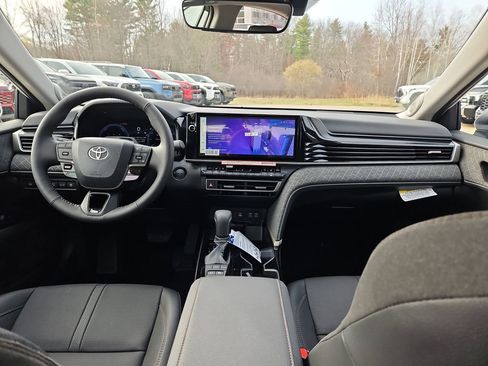 New 2026 Toyota Camry Hybrid image 4