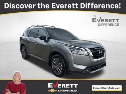 Used 2023 Nissan Pathfinder SL w/ SL Premium Package