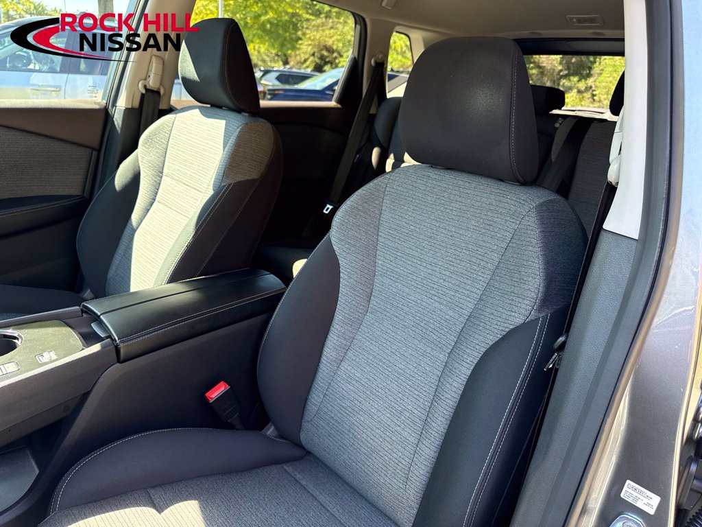 Used 2023 Nissan Rogue SV FWD image 15