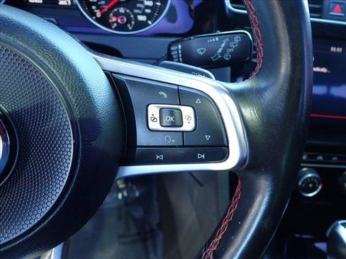Used 2018 Volkswagen GTI SE FWD image 16