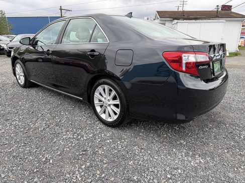 Used 2012 Toyota Camry XLE w/ Leather Pkg FWD image 4