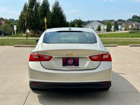 Used 2016 Chevrolet Malibu LT FWD image 7