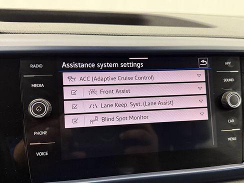 Used 2024 Volkswagen Taos SE image 18