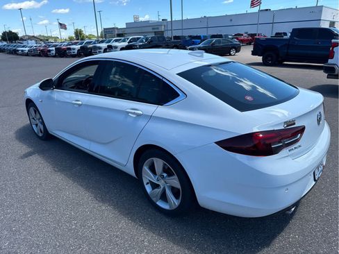 Used 2018 Buick Regal Preferred w/ Driver Confidence Package #1 FWD image 9