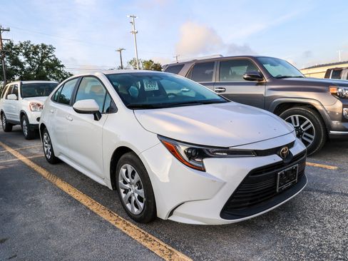 Certified 2024 Toyota Corolla LE FWD image 6