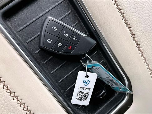Used 2024 GMC Yukon XL Denali AWD/4WD image 15