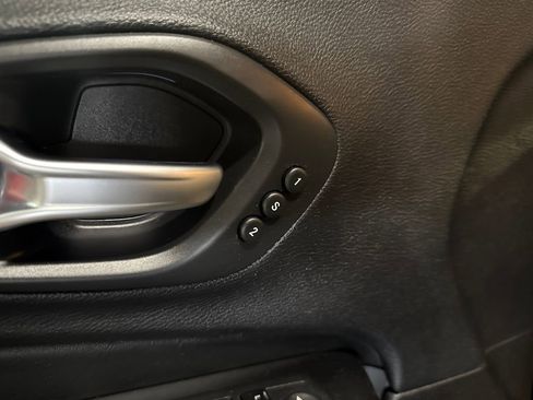 Used 2020 Jeep Cherokee High Altitude image 14