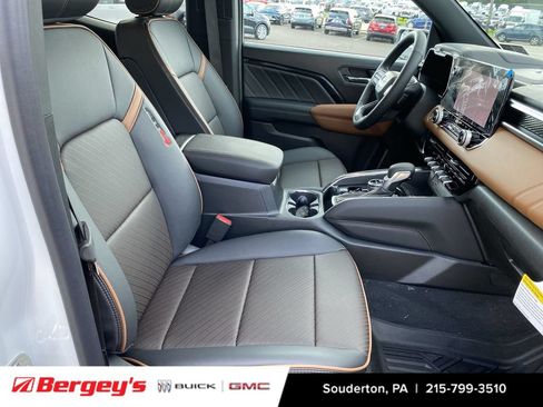 New 2026 GMC Canyon AT4 w/ Technology Plus Package AWD/4WD image 30