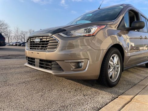 Used 2019 Ford Transit Connect XLT w/ XLT Premium Package image 18