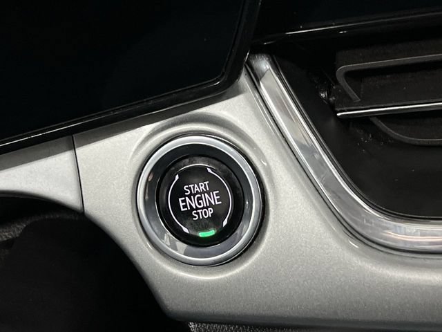 Used 2025 Chevrolet Trax LT FWD image 17