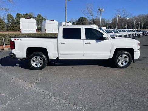 Used 2018 Chevrolet Silverado 1500 LT w/ All Star Edition image 32