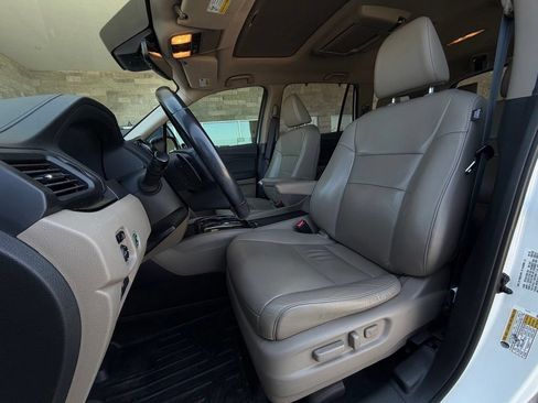 Used 2021 Honda Pilot Touring image 4