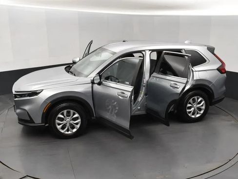 Used 2025 Honda CR-V LX image 7