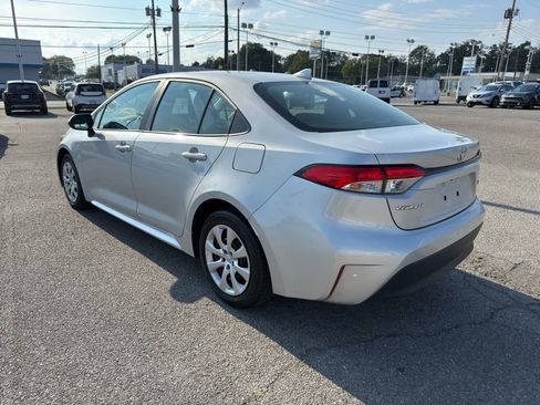 Used 2024 Toyota Corolla LE image 6
